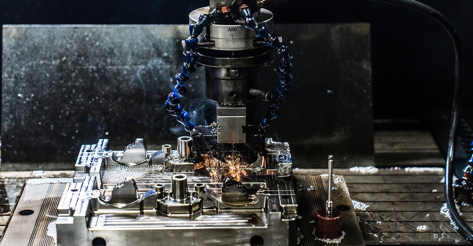 Injection mold tooling - MCT Groups